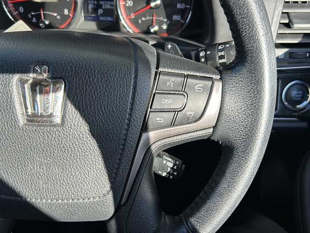 トヨタ クラウン アスリート G 静岡県 2014(平26)年 3.7万km プレシャスシルバー 純正ナビ/AM/FM/CD/DVD/HDD/USB/Bluetooth/フルセグ/主要装備/・純正ナビ　/・クルーズコントロール　/・全方位カメラ　/・サンルーフ　/・ＥＴＣ２．０　/・パワーシート　/・シートメモリー　/・ハンドルヒーター　/・パドルシフト　/・シートヒーター　/・エアシート　/・コーナーセンサー　/・スマートキー/・チルトダウン/・電動サンシード/・ウッドパネル/・ヘルプネット/・LEDライト/・ステアリングリモコン/・ヒーテッドドアミラー