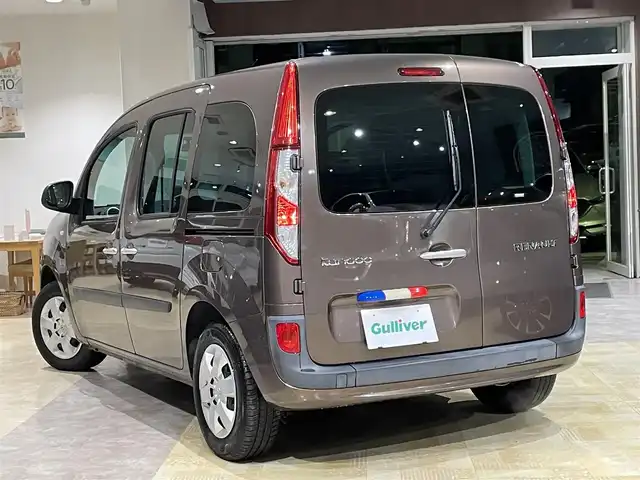 ルノー カングー ゼン 埼玉県 2018(平30)年 6.4万km 茶Ｍ 社外ナビTV/バックカメラ/ETC/Ｆドラレコ/革調シートカバー/前席シートバックテーブルｘ２/ＬＥＤヘッドライト/Ｆコーナーセンサー/キーレス/スペアキー/保証書付整備手帳