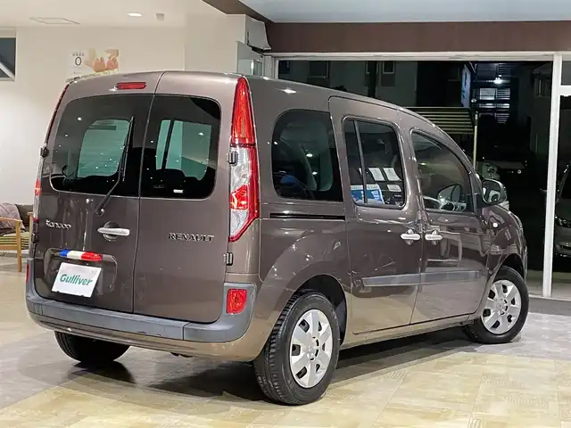 ルノー カングー ゼン 埼玉県 2018(平30)年 6.4万km 茶Ｍ 社外ナビTV/バックカメラ/ETC/Ｆドラレコ/革調シートカバー/前席シートバックテーブルｘ２/ＬＥＤヘッドライト/Ｆコーナーセンサー/キーレス/スペアキー/保証書付整備手帳