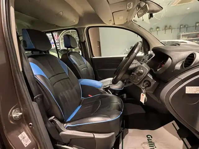 ルノー カングー ゼン 埼玉県 2018(平30)年 6.4万km 茶Ｍ 社外ナビTV/バックカメラ/ETC/Ｆドラレコ/革調シートカバー/前席シートバックテーブルｘ２/ＬＥＤヘッドライト/Ｆコーナーセンサー/キーレス/スペアキー/保証書付整備手帳