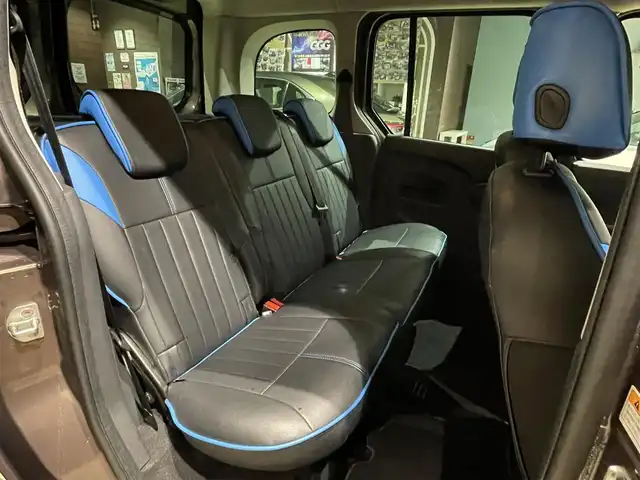 ルノー カングー ゼン 埼玉県 2018(平30)年 6.4万km 茶Ｍ 社外ナビTV/バックカメラ/ETC/Ｆドラレコ/革調シートカバー/前席シートバックテーブルｘ２/ＬＥＤヘッドライト/Ｆコーナーセンサー/キーレス/スペアキー/保証書付整備手帳