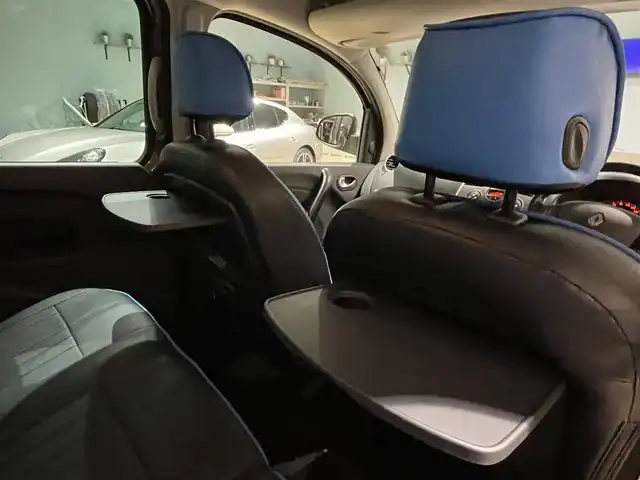 ルノー カングー ゼン 埼玉県 2018(平30)年 6.4万km 茶Ｍ 社外ナビTV/バックカメラ/ETC/Ｆドラレコ/革調シートカバー/前席シートバックテーブルｘ２/ＬＥＤヘッドライト/Ｆコーナーセンサー/キーレス/スペアキー/保証書付整備手帳