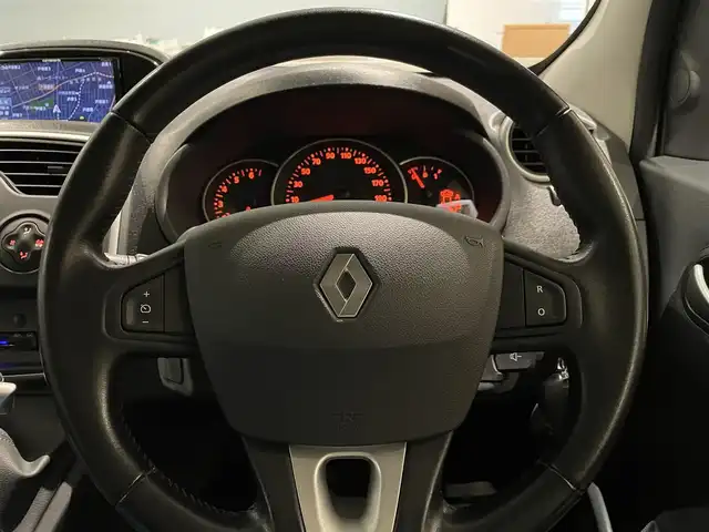 ルノー カングー ゼン 埼玉県 2018(平30)年 6.4万km 茶Ｍ 社外ナビTV/バックカメラ/ETC/Ｆドラレコ/革調シートカバー/前席シートバックテーブルｘ２/ＬＥＤヘッドライト/Ｆコーナーセンサー/キーレス/スペアキー/保証書付整備手帳