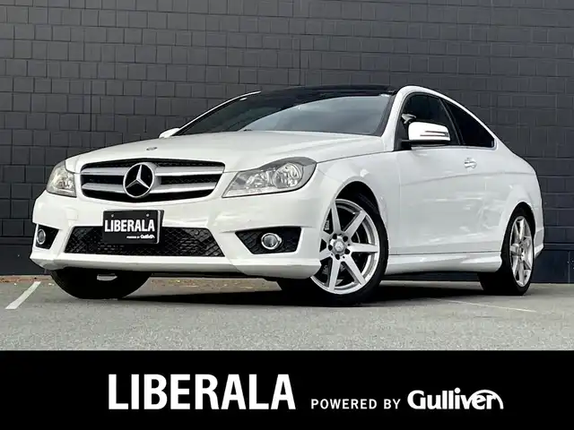 メルセデス・ベンツ Ｃ１８０ ブルーエフィシェンシー クーペ 三重県 2013(平25)年 17万km ポーラホワイト ユーティリティパッケージ/AMGスポーツパッケージ/黒革　/サンルーフ　/パワーシート　/キーレスゴー　/純正ナビ　/バックカメラ　/ＥＴＣ　/Ｂｌｕｅｔｏｏｔｈ　/純正１８ＡＷ　/フルセグＴＶ　/キセノンヘッドライト　/メルセデスロゴ付キャリパー