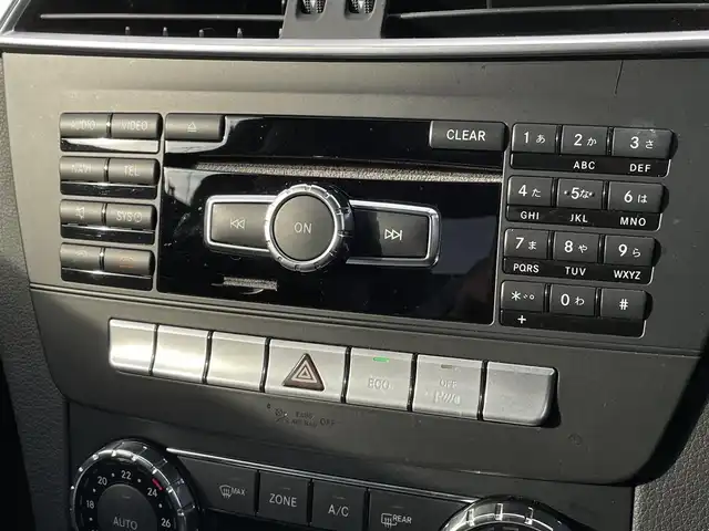 メルセデス・ベンツ Ｃ１８０ ブルーエフィシェンシー クーペ 三重県 2013(平25)年 17万km ポーラホワイト ユーティリティパッケージ/AMGスポーツパッケージ/黒革　/サンルーフ　/パワーシート　/キーレスゴー　/純正ナビ　/バックカメラ　/ＥＴＣ　/Ｂｌｕｅｔｏｏｔｈ　/純正１８ＡＷ　/フルセグＴＶ　/キセノンヘッドライト　/メルセデスロゴ付キャリパー