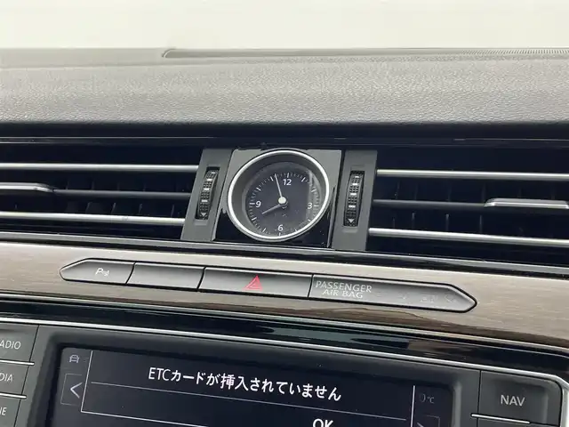 フォルクスワーゲン パサート TSI ハイライン 福井県 2015(平27)年 8.5万km シルバー 純正ナビＳＤ/・ＴＶ／ＤＶＤ／Ｂｌｕｅｔｏｏｔｈ/ＥＴＣ/バックモニター/合皮シート/前席パワーシート/前席シートヒーター/オートライト・LED/プッシュスタート・スマートキー/ドラレコ