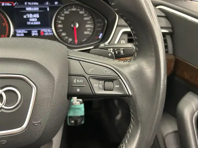アウディ Ａ４ 2．0TFSI 岡山県 2017(平29)年 5.5万km ミトスブラックメタリック 純正ナビ/フルセグ/黒革シート/シートヒータ/ラグジュアリーパッケージ/ACCラグジュアリーパッケージ/アシスタンスパッケージ/レーンアシスト/アウディプレセンス/サイドアシスト