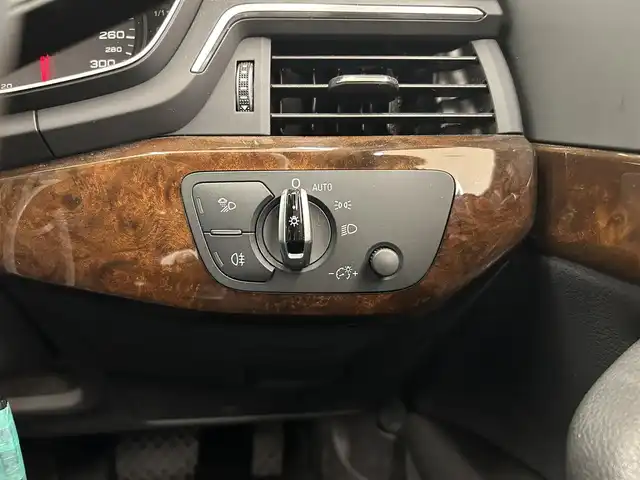 アウディ Ａ４ 2．0TFSI 岡山県 2017(平29)年 5.5万km ミトスブラックメタリック 純正ナビ/フルセグ/黒革シート/シートヒータ/ラグジュアリーパッケージ/ACCラグジュアリーパッケージ/アシスタンスパッケージ/レーンアシスト/アウディプレセンス/サイドアシスト