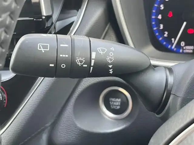 トヨタ カローラ クロス Z 岐阜県 2022(令4)年 1.4万km アティチュードブラックマイカ ワンオーナー/純正9インチディスプレイオーディオ（OP）/（オーディオ機能/スマホ連携機能）/バックカメラ/トヨタセーフティセンス/・プリクラッシュセーフティ【PCS】/・レーントレーシングアシスト【LTA】/・レーダークルーズコントロール【追従機能付】/・オートマチックハイビーム【AHB】/・ロードサインアシスト【RSA】/ハーフレザーシート/運転席パワーシート/前席シートヒーター/Bi-BeamLEDヘッドランプ/ハンズフリーパワーバックドア/本革巻きステアリング/MTモード付AT/ルーフレール/純正18インチAWミシュランタイヤ/純正フロアマット/純正ドアバイザー/純正ビルトインETC/スマートキー×2/ディーラー整備記録簿（R4/R5/R6）