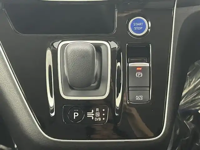 日産 セレナ e－パワー ハイウェイスター V 埼玉県 2020(令2)年 2.9万km ブリリアントホワイトパール 純正10型ナビ 後席モニター CD　DVD　BT　フルセグTV　プロパイロット　ハンドルヒーター　ETC　ドライブレコーダー　BSM　シートヒーター　両側パワースライドドア　全方位カメラ