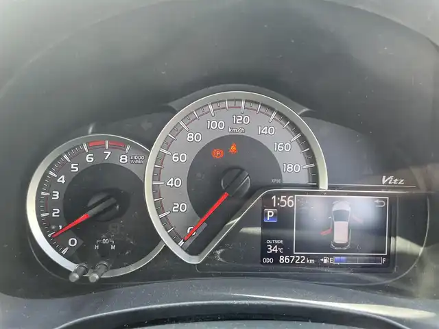 トヨタ ヴィッツ F 滋賀県 2014(平26)年 8.7万km ゴールドマイカM 禁煙車/純正ナビ/・AM/FM/・CD/・SD/・AUX/・ワンセグTV/・Bluetooth/バックカメラ/ETC/横滑り防止機能/キーレスエントリー/純正フロアマット/社外14インチアルミホイール
