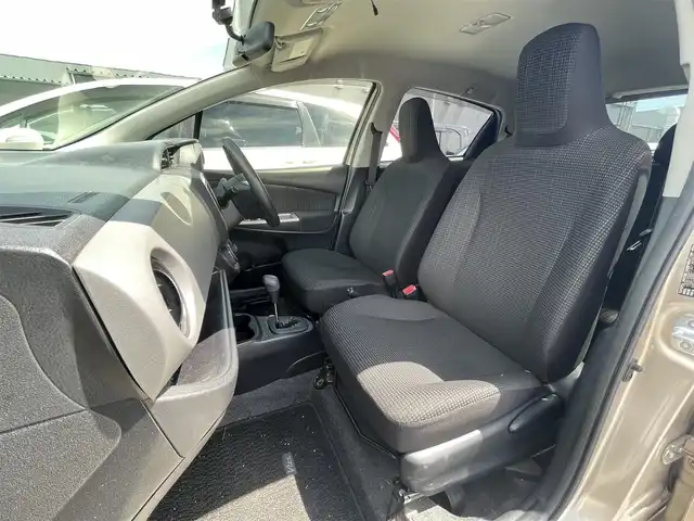 トヨタ ヴィッツ F 滋賀県 2014(平26)年 8.7万km ゴールドマイカM 禁煙車/純正ナビ/・AM/FM/・CD/・SD/・AUX/・ワンセグTV/・Bluetooth/バックカメラ/ETC/横滑り防止機能/キーレスエントリー/純正フロアマット/社外14インチアルミホイール