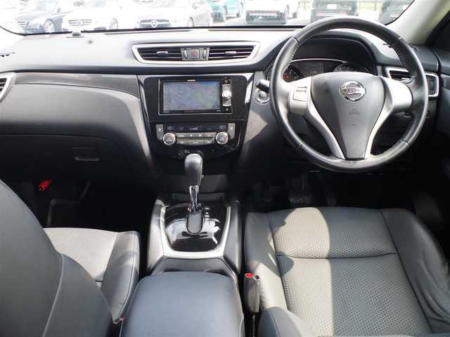 日産 エクストレイル 20X エマージェンシーブレーキ 千葉県 2016(平28)年 5.4万km ブリリアントホワイトパール エマージェンシーブレーキ/カブロンシート/社外メモリーナビ/ワンセグTV/【DVD/CD再生機能】/バックカメラ/ドライブレコーダー（DJ4-D）/カブロンシート/前席シートヒーター/ETC/ウインカーミラー/コーナーセンサー/純正17インチアルミホイル/インテリジェントキー