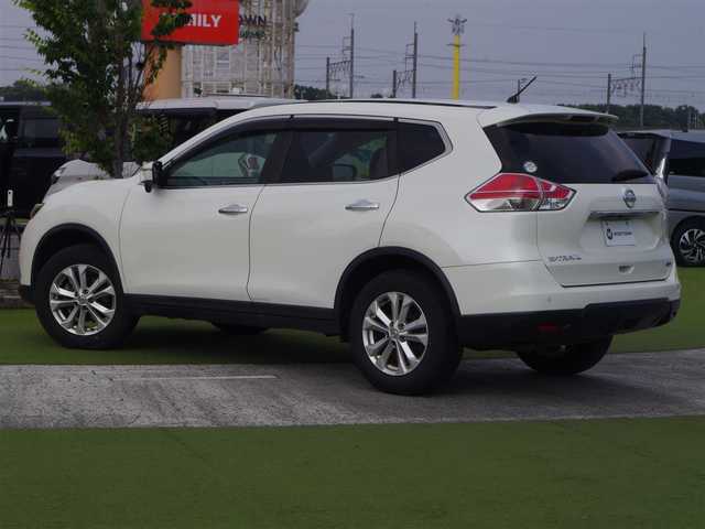 日産 エクストレイル 20X エマージェンシーブレーキ 千葉県 2016(平28)年 5.4万km ブリリアントホワイトパール エマージェンシーブレーキ/カブロンシート/社外メモリーナビ/ワンセグTV/【DVD/CD再生機能】/バックカメラ/ドライブレコーダー（DJ4-D）/カブロンシート/前席シートヒーター/ETC/ウインカーミラー/コーナーセンサー/純正17インチアルミホイル/インテリジェントキー