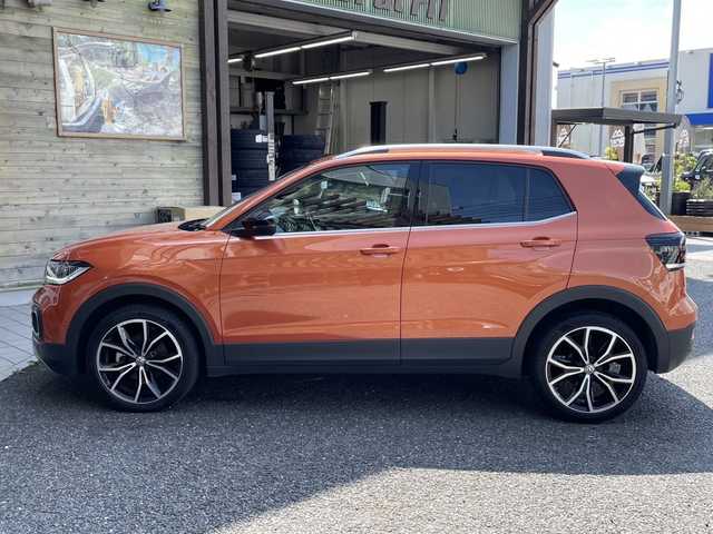 フォルクスワーゲン Ｔ－クロス TSI 1stプラス 福島県 2020(令2)年 3.1万km エナジェティックオレンジメタリック 純正Discover Proナビ(CD・DVD・BT・フルセグTV)/オールインセーフティー/アダプティブクルーズコントロール/レーンキープアシスト/駐車支援システム/バックカメラ/シルバールーフレール/純正18インチアルミホイール/純正ビルトインETC2.0/純正前後ドライブレコーダー/MTモード付/純正フロアマット
