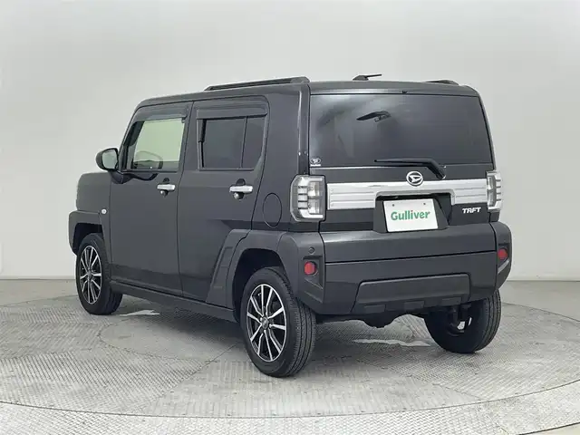 ダイハツ タフト G ターボ 道央・札幌 2021(令3)年 2.7万km ブラックマイカメタリック ・４WD/・社外ナビ/　BT／CD／DVD／USB／SD／iPod／フルセグ/・社外前後ドライブレコーダー/・社外ETC/・レーダーレーダークルーズコントロール/・衝突軽減ブレーキ/・レーンキープアシスト/・横滑り防止/・前後コーナーセンサー/・前席シートヒーター/・置くだけ充電/・プッシュスタート/・スマートキー/・純正エンジンスターター/・LEDヘッドライト/・フロントフォグライト/・オートライト/・オートマチックハイビーム/・純正フロアマット/・社外サマー15インチAW/・社外スタッドレスAW積込（165／65／R15）/・保証書