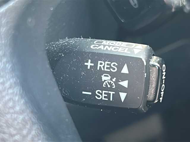 トヨタ アルファード S Aパッケージ タイプブラック 愛媛県 2017(平29)年 10.2万km ホワイトパールクリスタルシャイン フリップダウンモニター/両側パワースライドドア/ビルトインETC/電動リアゲート/社外ナビ（ALPINE）/衝突軽減システム/オートLED/クルーズコントロール追従あり/ドライブレコーダー前/オットマン/バックカメラ/アイドリングストップ/ハーフレザー/HDMI/純正フロアマット/純正18AW/スペアキー