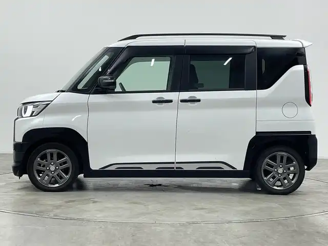 三菱 デリカミニ T プレミアム 群馬県 2023(令5)年 1.8万km アメジストブラック/シルキーホワイト 純正９型ナビ　全周囲カメラ　アダプティブクルーズコントロール　衝突被害軽減ブレーキ　デジタルインナーミラー　シートヒーター　両側パワースライドドア　前後ドライブレコーダー　ＥＴＣ２．０　ＬＥＤ　禁煙車
