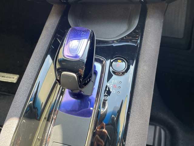 ホンダ ヴェゼル ハイブリッド RS ホンダセンシング 愛知県 2017(平29)年 8.8万km 白 ホンダセンシング/レーダークルーズコントロール/純正9型ナビ/シートヒーター/フルセグ/CD DVD/バックカメラ/純正アルミホイール/パドルシフト/LEDヘッドライト/ステアリングスイッチ/スマートキー/プッシュスタート