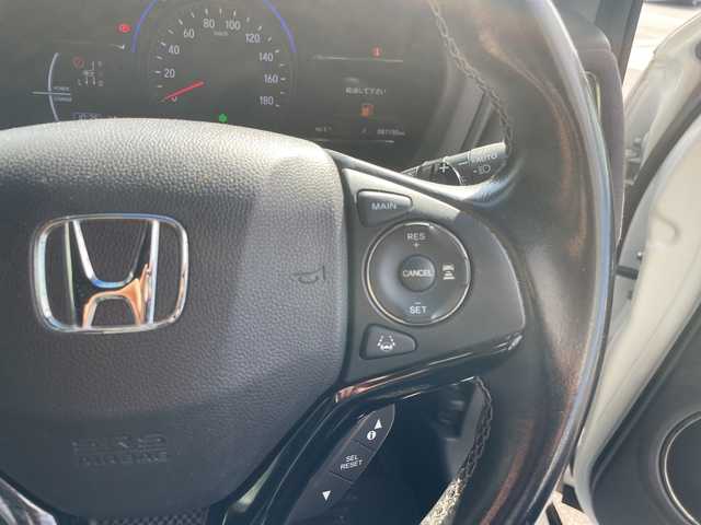 ホンダ ヴェゼル ハイブリッド RS ホンダセンシング 愛知県 2017(平29)年 8.8万km 白 ホンダセンシング/レーダークルーズコントロール/純正9型ナビ/シートヒーター/フルセグ/CD DVD/バックカメラ/純正アルミホイール/パドルシフト/LEDヘッドライト/ステアリングスイッチ/スマートキー/プッシュスタート