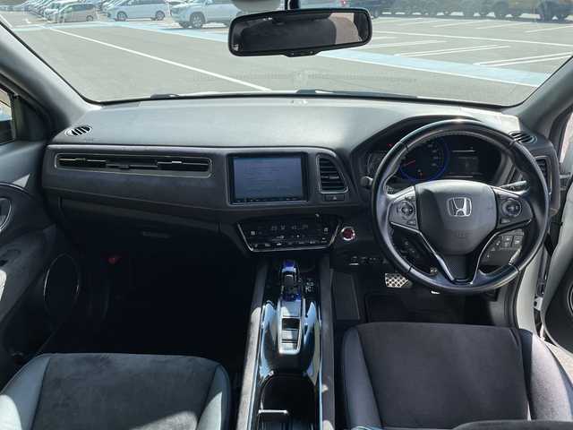 ホンダ ヴェゼル ハイブリッド RS ホンダセンシング 愛知県 2017(平29)年 8.8万km 白 ホンダセンシング/レーダークルーズコントロール/純正9型ナビ/シートヒーター/フルセグ/CD DVD/バックカメラ/純正アルミホイール/パドルシフト/LEDヘッドライト/ステアリングスイッチ/スマートキー/プッシュスタート