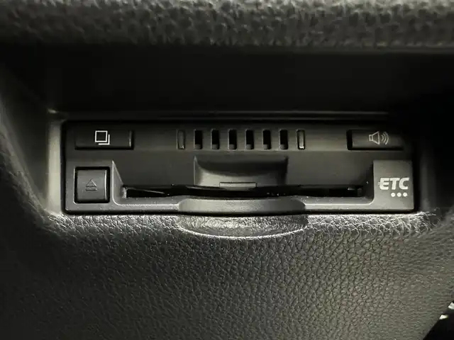 トヨタ ＲＡＶ４ アドベンチャー 兵庫県 2021(令3)年 5.1万km アティチュードブラックマイカ 純正コネクトナビ/フルセグ BT USB/バックカメラ/レーダークルーズコントロール/プリクラッシュセーフティー/LTA/PKSB/RSA/クリアランスソナー/ビルトインETC/DAC/LEDヘッドライト/LEDフォグライト/オートライト/オートハイビーム/電子パーキング/HOLD/TRDマッドガード/レザー調シートカバー/スマートキー