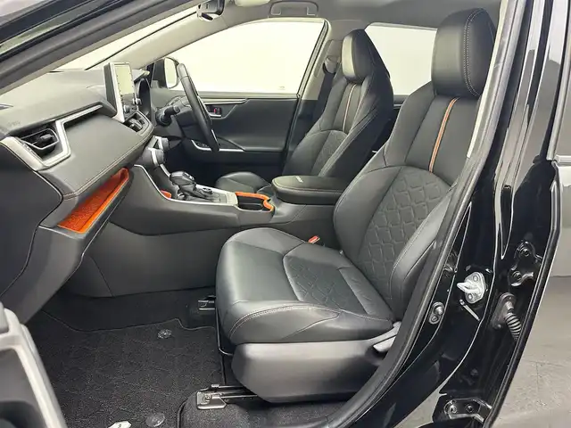 トヨタ ＲＡＶ４ アドベンチャー 兵庫県 2021(令3)年 5.1万km アティチュードブラックマイカ 純正コネクトナビ/フルセグ BT USB/バックカメラ/レーダークルーズコントロール/プリクラッシュセーフティー/LTA/PKSB/RSA/クリアランスソナー/ビルトインETC/DAC/LEDヘッドライト/LEDフォグライト/オートライト/オートハイビーム/電子パーキング/HOLD/TRDマッドガード/レザー調シートカバー/スマートキー