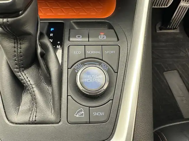 トヨタ ＲＡＶ４ アドベンチャー 兵庫県 2021(令3)年 5.1万km アティチュードブラックマイカ 純正コネクトナビ/フルセグ BT USB/バックカメラ/レーダークルーズコントロール/プリクラッシュセーフティー/LTA/PKSB/RSA/クリアランスソナー/ビルトインETC/DAC/LEDヘッドライト/LEDフォグライト/オートライト/オートハイビーム/電子パーキング/HOLD/TRDマッドガード/レザー調シートカバー/スマートキー