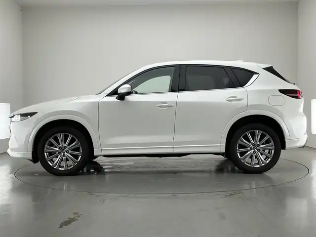 マツダ ＣＸ－５ XD エクスクルーシブモード 愛知県 2022(令4)年 1.6万km スノーフレイクホワイトパールマイカ 純正１０．２５型ナビ　ＢＯＳＥ　黒革　全方位カメラ　禁煙　ＨＵＤ　ワイヤレス充電　ベンチレーション　ＥＴＣ　前後ドラレコ　電動リヤゲート　ＢＳＭ　シートヒーター　衝突軽減　追従クルコン　ＬＥＤライト