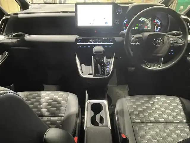 トヨタ ヴォクシー ハイブリッド S－Z 熊本県 2023(令5)年 2.6万km マッシブグレー 衝突軽減ブレーキ/プッシュスタート/純正ナビ/バックカメラ/ビルトインETC/純正フリップダウンモニター（V14T-R72R）/純正17インチAW/両側パワースライドドア/レーダークルーズ/パワーバックドア/ハーフレザーシート/1列目・2列目シートヒーター/LEDヘッドライト/オートライト/前後コーナーセンサー/横滑り防止装置/ウィンカーミラー/純正フロアマット/純正ドアバイザー/新車保証書/取扱説明書/スマートスペアキー×1本