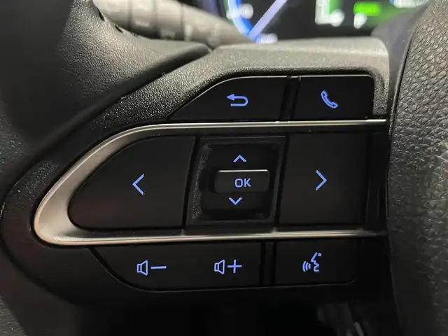 トヨタ ヴォクシー ハイブリッド S－Z 熊本県 2023(令5)年 2.6万km マッシブグレー 衝突軽減ブレーキ/プッシュスタート/純正ナビ/バックカメラ/ビルトインETC/純正フリップダウンモニター（V14T-R72R）/純正17インチAW/両側パワースライドドア/レーダークルーズ/パワーバックドア/ハーフレザーシート/1列目・2列目シートヒーター/LEDヘッドライト/オートライト/前後コーナーセンサー/横滑り防止装置/ウィンカーミラー/純正フロアマット/純正ドアバイザー/新車保証書/取扱説明書/スマートスペアキー×1本