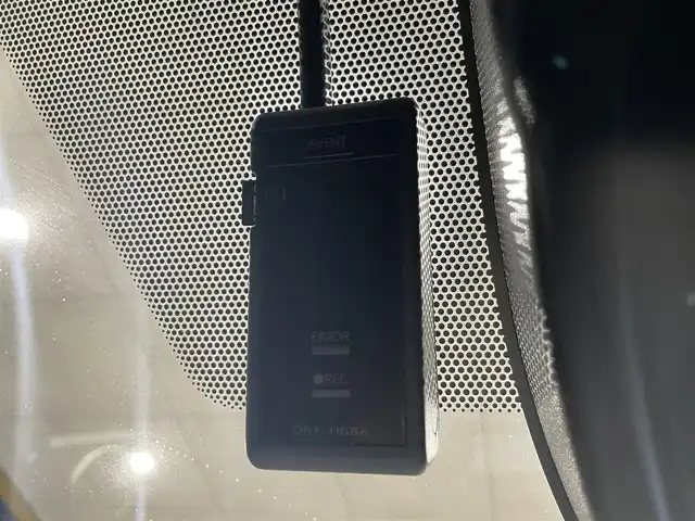 トヨタ ヴォクシー ハイブリッド S－Z 熊本県 2023(令5)年 2.6万km マッシブグレー 衝突軽減ブレーキ/プッシュスタート/純正ナビ/バックカメラ/ビルトインETC/純正フリップダウンモニター（V14T-R72R）/純正17インチAW/両側パワースライドドア/レーダークルーズ/パワーバックドア/ハーフレザーシート/1列目・2列目シートヒーター/LEDヘッドライト/オートライト/前後コーナーセンサー/横滑り防止装置/ウィンカーミラー/純正フロアマット/純正ドアバイザー/新車保証書/取扱説明書/スマートスペアキー×1本