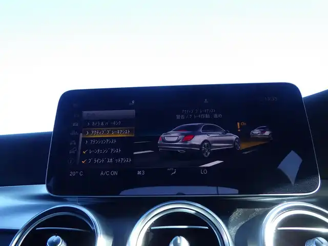 メルセデス・ベンツ Ｃ２２０ｄ アバンギャルド　AMGライン 千葉県 2019(平31)年 2.1万km ポーラホワイト アクティブブレーキアシスト/アクティブレーンキーピングアシスト/レーンチェンジアシスト/ブラインドスポットアシスト/アテンションアシスト/ディストロニック/ブラックレザーシート/前席パワーシート/シートヒーター/ヘッドアップディスプレイ/純正ナビ/地デジTV/【Bluetooth接続】/バックカメラ/革巻きステアリング/ステアリングスイッチ/パドルシフト/ETC/LEDヘッドライト/ウインカーミラー/パークトロニック/純正18インチアルミホイル/サイド/カーテンエアバッグ/キーレスゴー