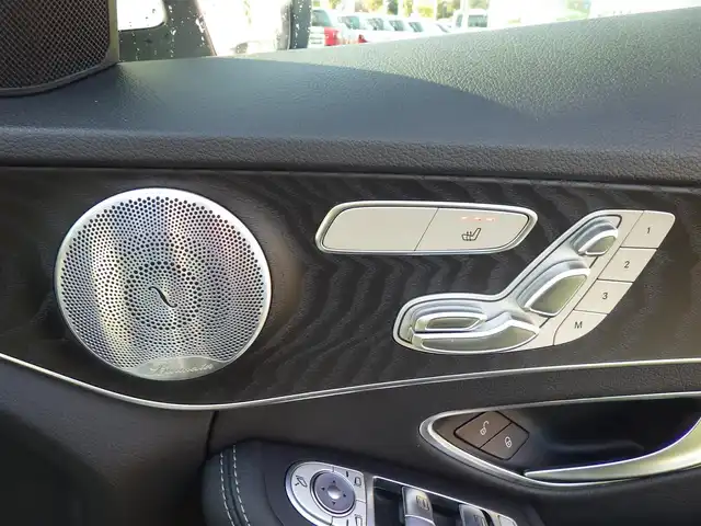 メルセデス・ベンツ Ｃ２２０ｄ アバンギャルド　AMGライン 千葉県 2019(平31)年 2.1万km ポーラホワイト アクティブブレーキアシスト/アクティブレーンキーピングアシスト/レーンチェンジアシスト/ブラインドスポットアシスト/アテンションアシスト/ディストロニック/ブラックレザーシート/前席パワーシート/シートヒーター/ヘッドアップディスプレイ/純正ナビ/地デジTV/【Bluetooth接続】/バックカメラ/革巻きステアリング/ステアリングスイッチ/パドルシフト/ETC/LEDヘッドライト/ウインカーミラー/パークトロニック/純正18インチアルミホイル/サイド/カーテンエアバッグ/キーレスゴー