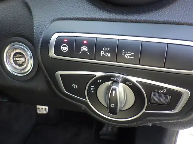 メルセデス・ベンツ Ｃ２２０ｄ アバンギャルド　AMGライン 千葉県 2019(平31)年 2.1万km ポーラホワイト アクティブブレーキアシスト/アクティブレーンキーピングアシスト/レーンチェンジアシスト/ブラインドスポットアシスト/アテンションアシスト/ディストロニック/ブラックレザーシート/前席パワーシート/シートヒーター/ヘッドアップディスプレイ/純正ナビ/地デジTV/【Bluetooth接続】/バックカメラ/革巻きステアリング/ステアリングスイッチ/パドルシフト/ETC/LEDヘッドライト/ウインカーミラー/パークトロニック/純正18インチアルミホイル/サイド/カーテンエアバッグ/キーレスゴー