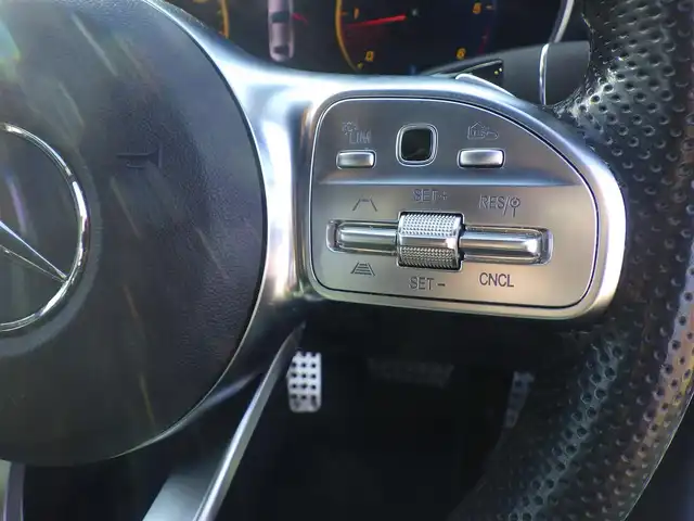 メルセデス・ベンツ Ｃ２２０ｄ アバンギャルド　AMGライン 千葉県 2019(平31)年 2.1万km ポーラホワイト アクティブブレーキアシスト/アクティブレーンキーピングアシスト/レーンチェンジアシスト/ブラインドスポットアシスト/アテンションアシスト/ディストロニック/ブラックレザーシート/前席パワーシート/シートヒーター/ヘッドアップディスプレイ/純正ナビ/地デジTV/【Bluetooth接続】/バックカメラ/革巻きステアリング/ステアリングスイッチ/パドルシフト/ETC/LEDヘッドライト/ウインカーミラー/パークトロニック/純正18インチアルミホイル/サイド/カーテンエアバッグ/キーレスゴー