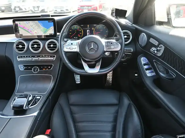 メルセデス・ベンツ Ｃ２２０ｄ アバンギャルド　AMGライン 千葉県 2019(平31)年 2.1万km ポーラホワイト アクティブブレーキアシスト/アクティブレーンキーピングアシスト/レーンチェンジアシスト/ブラインドスポットアシスト/アテンションアシスト/ディストロニック/ブラックレザーシート/前席パワーシート/シートヒーター/ヘッドアップディスプレイ/純正ナビ/地デジTV/【Bluetooth接続】/バックカメラ/革巻きステアリング/ステアリングスイッチ/パドルシフト/ETC/LEDヘッドライト/ウインカーミラー/パークトロニック/純正18インチアルミホイル/サイド/カーテンエアバッグ/キーレスゴー