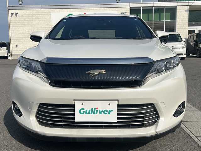 トヨタ ハリアー 香川県 2017(平29)年 8.2万km ホワイトパールクリスタルシャイン 社外ナビ（フルセグTV/CD/DVD/BT)/バックカメラ/電動リアゲート/ドライブレコーダー/パワーシート/社外アルミホイール/ローダウン/オートライト/アイドリングストップ