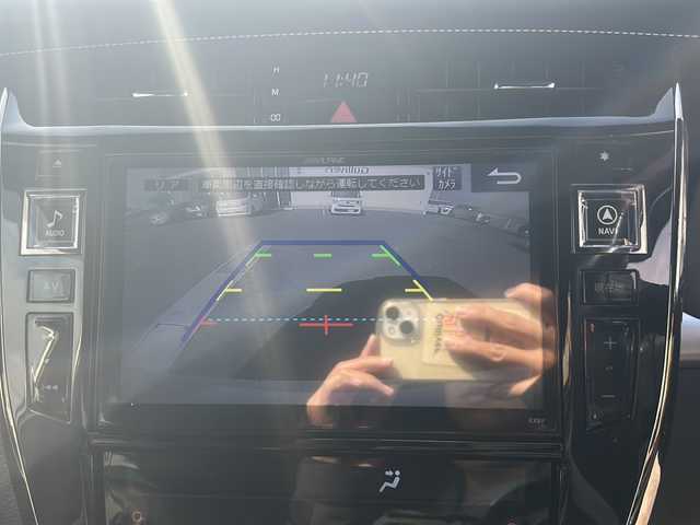 トヨタ ハリアー 香川県 2017(平29)年 8.2万km ホワイトパールクリスタルシャイン 社外ナビ（フルセグTV/CD/DVD/BT)/バックカメラ/電動リアゲート/ドライブレコーダー/パワーシート/社外アルミホイール/ローダウン/オートライト/アイドリングストップ