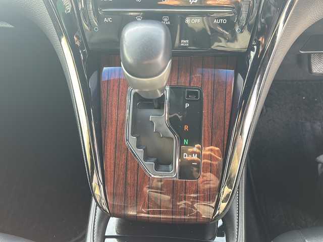 トヨタ ハリアー 香川県 2017(平29)年 8.2万km ホワイトパールクリスタルシャイン 社外ナビ（フルセグTV/CD/DVD/BT)/バックカメラ/電動リアゲート/ドライブレコーダー/パワーシート/社外アルミホイール/ローダウン/オートライト/アイドリングストップ