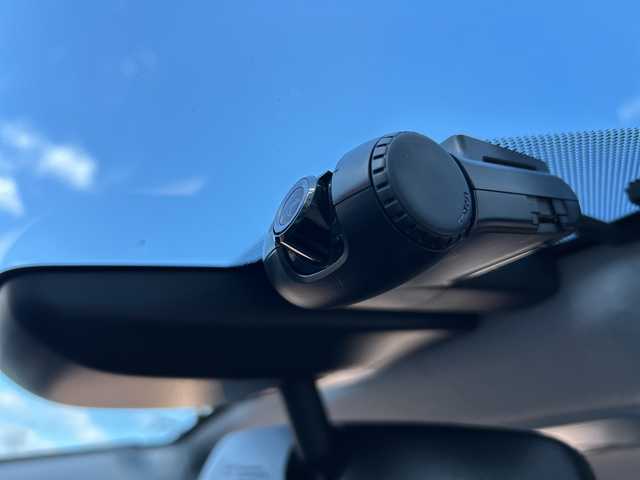 トヨタ プリウス A 岐阜県 2016(平28)年 4.3万km ホワイトパールクリスタルシャイン 登録時走行距離43078ｋｍ/純正ナビ/バックカメラ/フルセグテレビ/レーダークルーズコントロール/パーキングアシスト/純正フロアマット/コーナーセンサー/Ｂｌｕｅｔｏｏｔｈ/ビルトインＥＴＣ/ドライブレコーダー/社外アルミホイール/LEDヘッドライト/レーンキープアシスト/横滑り防止装置/オートライト/オートハイビーム/エンジンスタートボタン/スマートキー