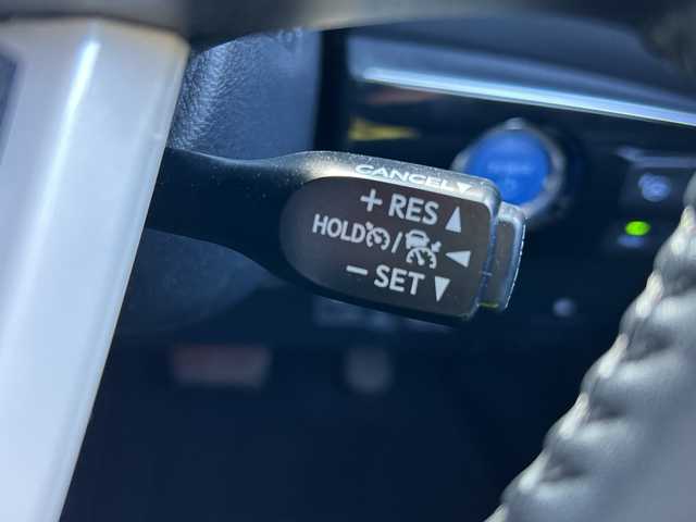 トヨタ プリウス A 岐阜県 2016(平28)年 4.3万km ホワイトパールクリスタルシャイン 登録時走行距離43078ｋｍ/純正ナビ/バックカメラ/フルセグテレビ/レーダークルーズコントロール/パーキングアシスト/純正フロアマット/コーナーセンサー/Ｂｌｕｅｔｏｏｔｈ/ビルトインＥＴＣ/ドライブレコーダー/社外アルミホイール/LEDヘッドライト/レーンキープアシスト/横滑り防止装置/オートライト/オートハイビーム/エンジンスタートボタン/スマートキー