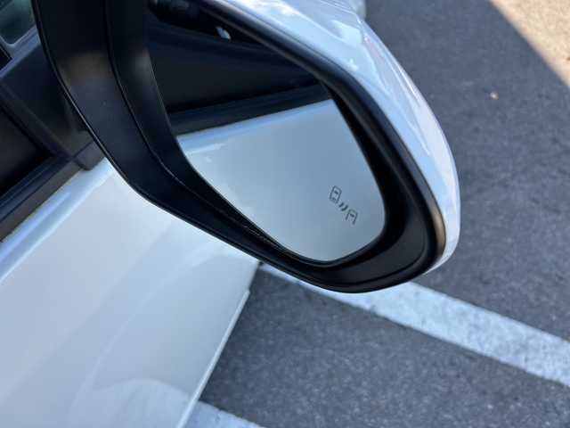 トヨタ プリウス A 岐阜県 2016(平28)年 4.3万km ホワイトパールクリスタルシャイン 登録時走行距離43078ｋｍ/純正ナビ/バックカメラ/フルセグテレビ/レーダークルーズコントロール/パーキングアシスト/純正フロアマット/コーナーセンサー/Ｂｌｕｅｔｏｏｔｈ/ビルトインＥＴＣ/ドライブレコーダー/社外アルミホイール/LEDヘッドライト/レーンキープアシスト/横滑り防止装置/オートライト/オートハイビーム/エンジンスタートボタン/スマートキー