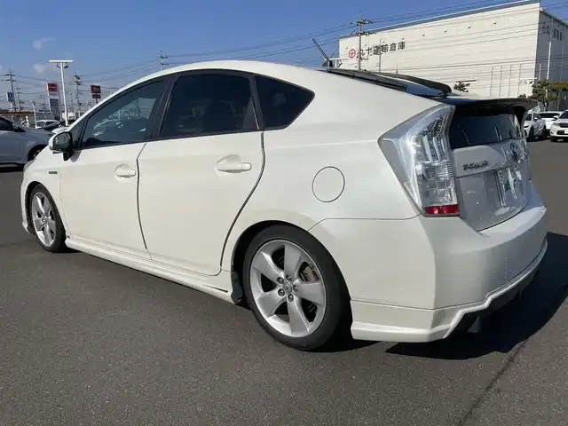 トヨタ プリウス G 岡山県 2009(平21)年 9.9万km ホワイトパールクリスタルシャイン 登録時走行距離98801km/サンルーフ/TOMSエアロ/純正ナビ/地デジTV(AM/FM/CD/DVD/Bluetooth)/バックカメラ/ETC/クルーズコントロール/オートライト/プッシュスタート/スマートキー/レーダー探知機/純正フロアマット/17インチ純正AW