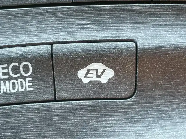 トヨタ プリウス G 岡山県 2009(平21)年 9.9万km ホワイトパールクリスタルシャイン 登録時走行距離98801km/サンルーフ/TOMSエアロ/純正ナビ/地デジTV(AM/FM/CD/DVD/Bluetooth)/バックカメラ/ETC/クルーズコントロール/オートライト/プッシュスタート/スマートキー/レーダー探知機/純正フロアマット/17インチ純正AW