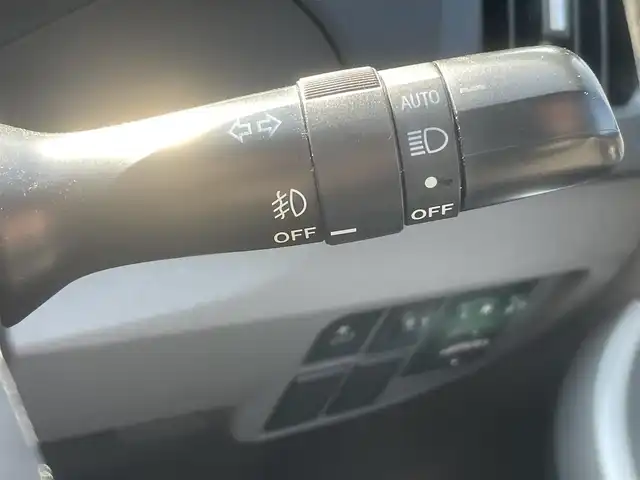 トヨタ プリウス G 岡山県 2009(平21)年 9.9万km ホワイトパールクリスタルシャイン 登録時走行距離98801km/サンルーフ/TOMSエアロ/純正ナビ/地デジTV(AM/FM/CD/DVD/Bluetooth)/バックカメラ/ETC/クルーズコントロール/オートライト/プッシュスタート/スマートキー/レーダー探知機/純正フロアマット/17インチ純正AW