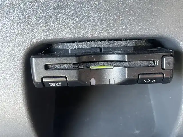 トヨタ プリウス G 岡山県 2009(平21)年 9.9万km ホワイトパールクリスタルシャイン 登録時走行距離98801km/サンルーフ/TOMSエアロ/純正ナビ/地デジTV(AM/FM/CD/DVD/Bluetooth)/バックカメラ/ETC/クルーズコントロール/オートライト/プッシュスタート/スマートキー/レーダー探知機/純正フロアマット/17インチ純正AW