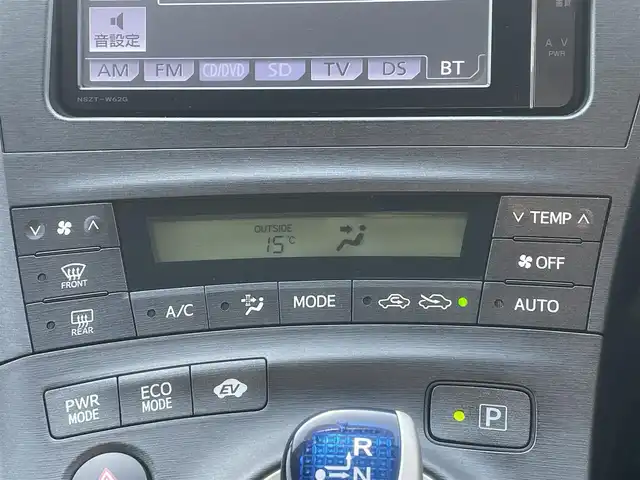 トヨタ プリウス G 岡山県 2009(平21)年 9.9万km ホワイトパールクリスタルシャイン 登録時走行距離98801km/サンルーフ/TOMSエアロ/純正ナビ/地デジTV(AM/FM/CD/DVD/Bluetooth)/バックカメラ/ETC/クルーズコントロール/オートライト/プッシュスタート/スマートキー/レーダー探知機/純正フロアマット/17インチ純正AW