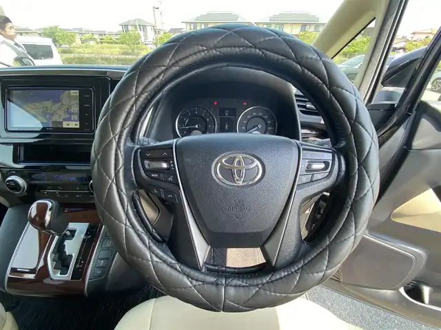 トヨタ ヴェルファイア X 福岡県 2017(平29)年 8.2万km ブラック ・純正SDナビ/Bluetooth/CD/DVD/・バックカメラ/・社外ドライブレコーダー/・フルセグ/・社外ETC/・純正16AW/・プッシュスタート/・スマートキー/・レーンキープアシスト/・オートライト/・LEDライト