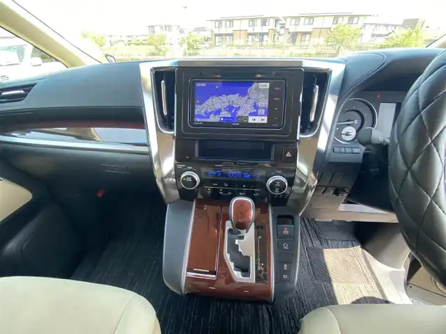 トヨタ ヴェルファイア X 福岡県 2017(平29)年 8.2万km ブラック ・純正SDナビ/Bluetooth/CD/DVD/・バックカメラ/・社外ドライブレコーダー/・フルセグ/・社外ETC/・純正16AW/・プッシュスタート/・スマートキー/・レーンキープアシスト/・オートライト/・LEDライト